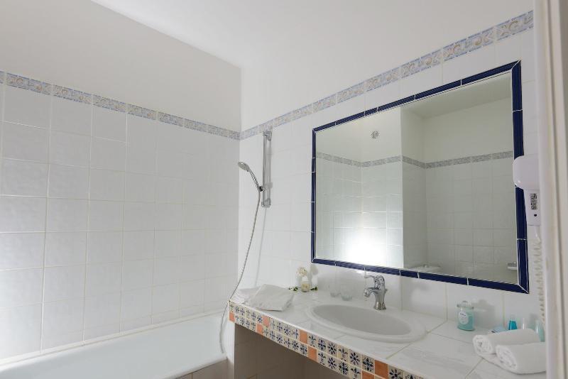 Hotel Belesso Фонвией Екстериор снимка