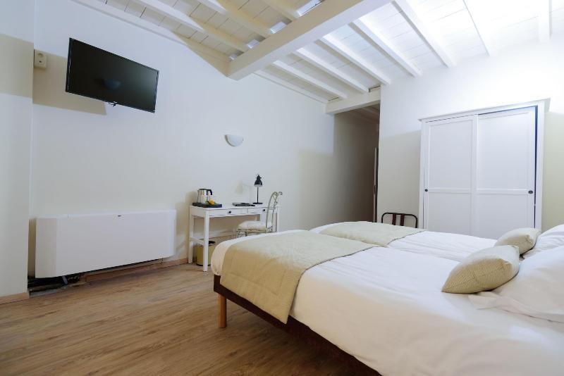 Hotel Belesso Фонвией Екстериор снимка